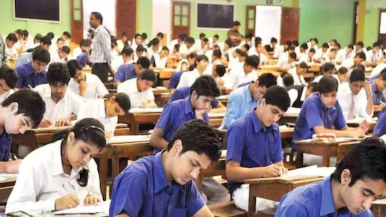 Haryana Board Exam: निजी स्कूलों के स्टाफ को परीक्षा ड्यूटी से किया बाहर, विरोध में उतरे संघ