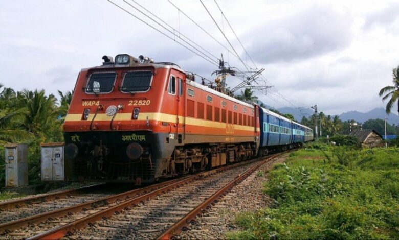Cancelled Trains: भारतीय रेलवे ने कई ट्रेनों को किया कैंसिल, यात्रा से पहले जानें ट्रेन स्टेटस